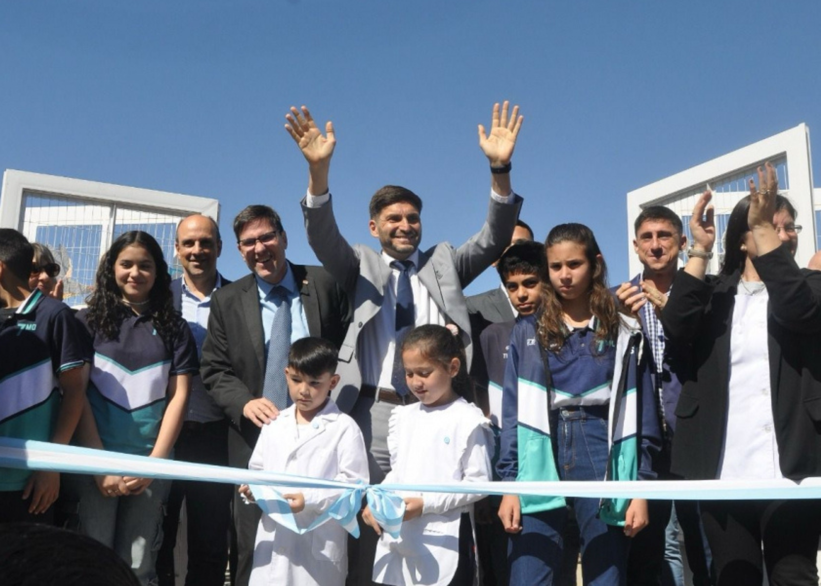 Pullaro encabezó la inauguración de una escuela en San José del Rincón